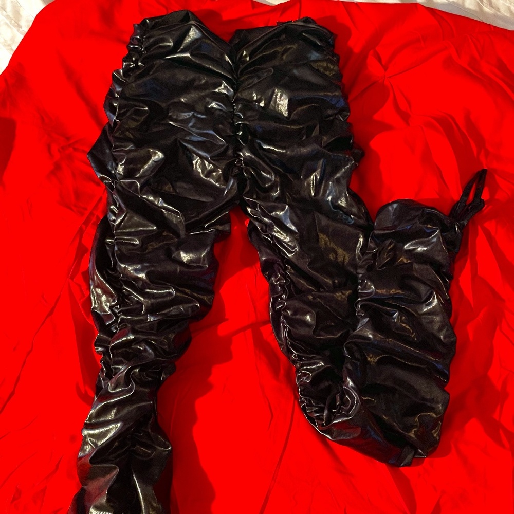 Faux Shiny Leather Ruched Leg Plant